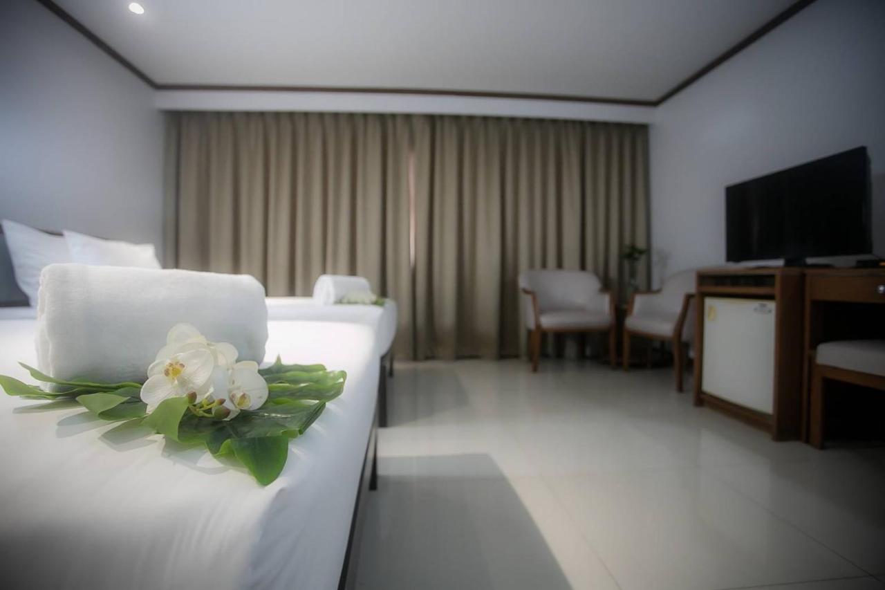 Friday Hotel Uttaradit Ngoại thất bức ảnh