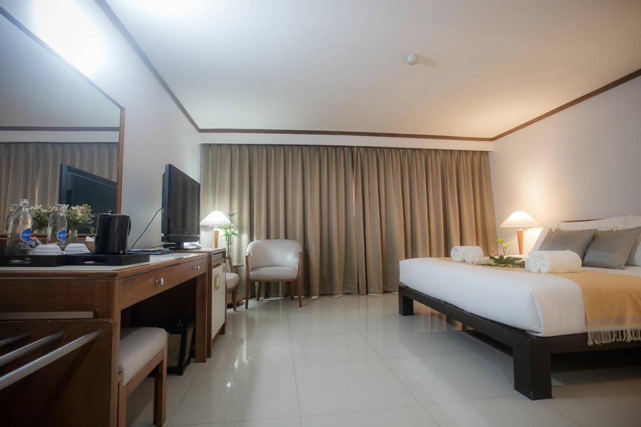 Friday Hotel Uttaradit Ngoại thất bức ảnh