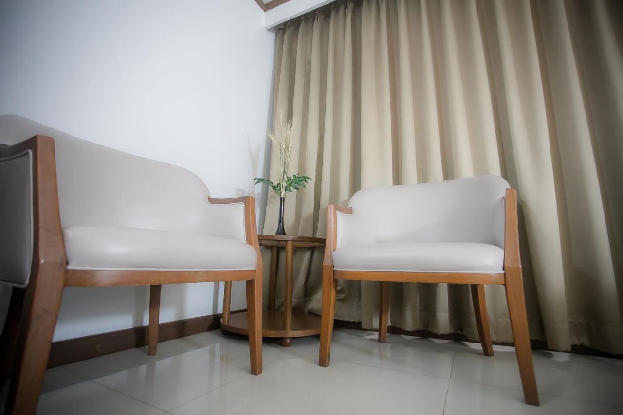 Friday Hotel Uttaradit Ngoại thất bức ảnh