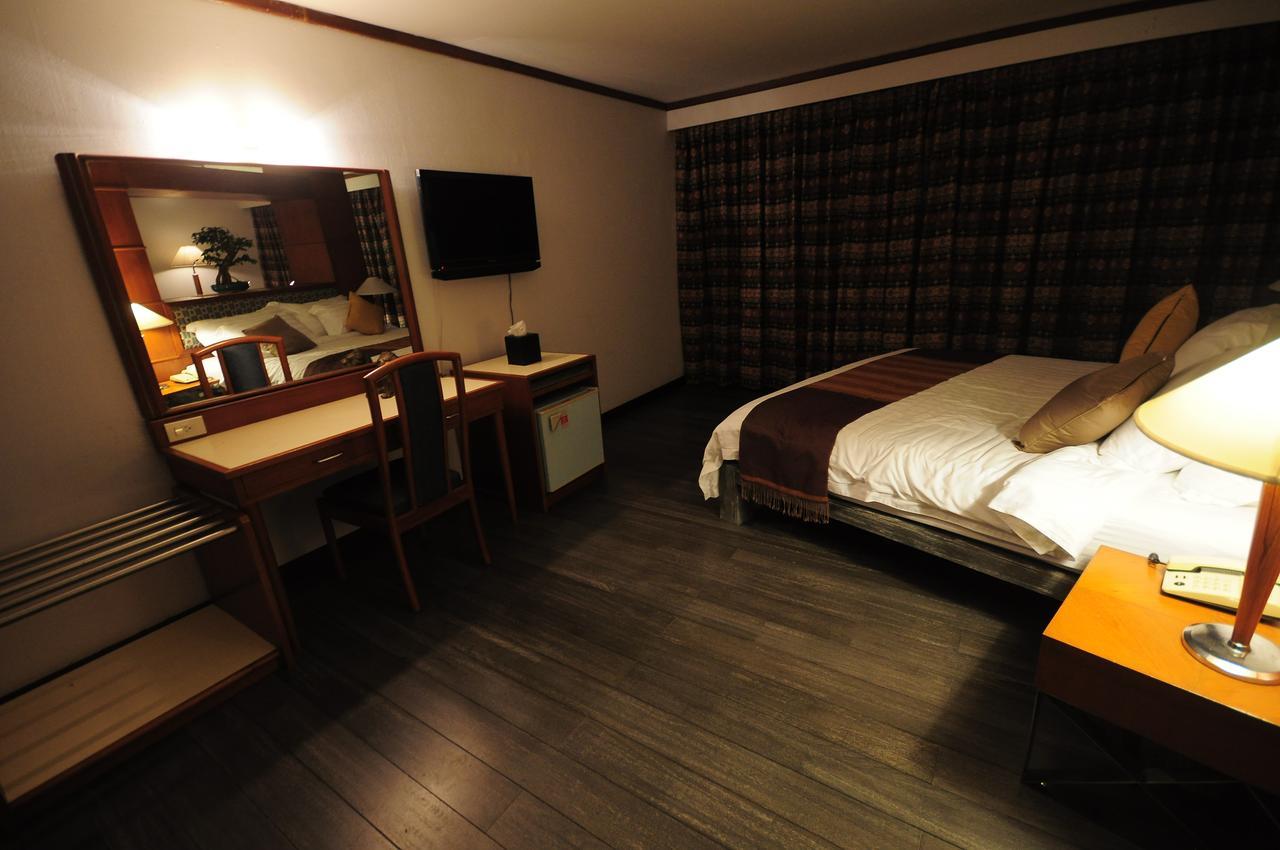 Friday Hotel Uttaradit Ngoại thất bức ảnh