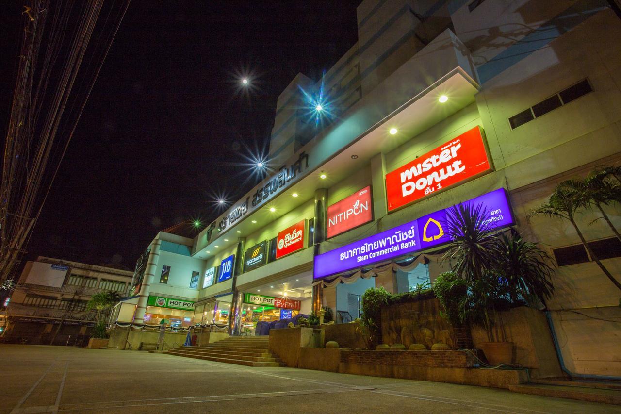 Friday Hotel Uttaradit Ngoại thất bức ảnh