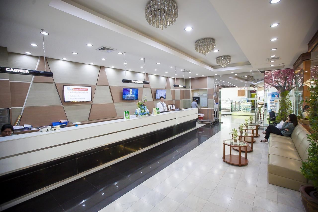 Friday Hotel Uttaradit Ngoại thất bức ảnh