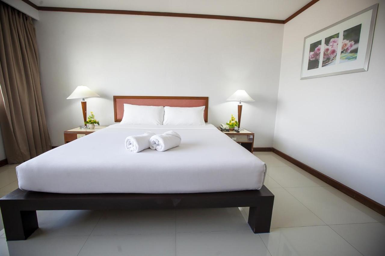 Friday Hotel Uttaradit Ngoại thất bức ảnh